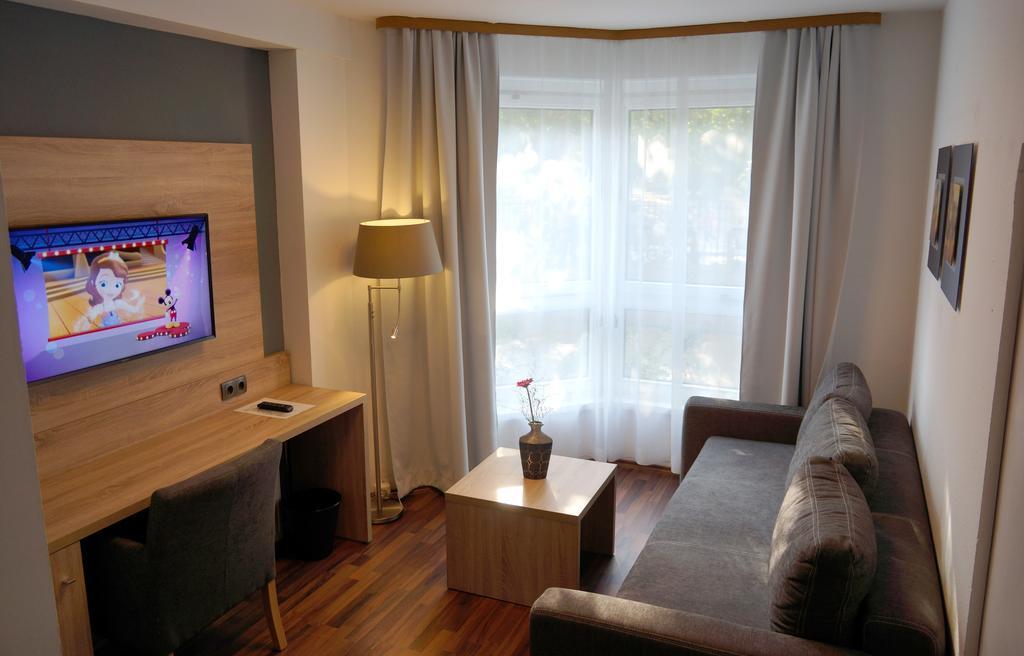 Blncty Hotel